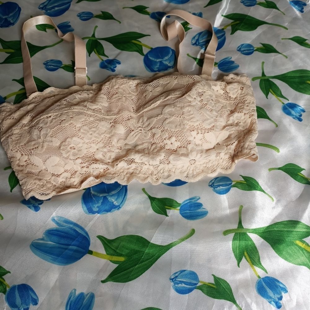 No Boundaries XL Beige LaceLight Lined Top Wire T-shirt Bra.Condition: Excellen
